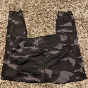Athleta Camo Capri Leggings